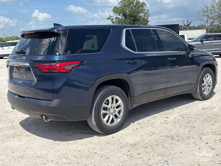 2022-chevrolet-traverse-image-3