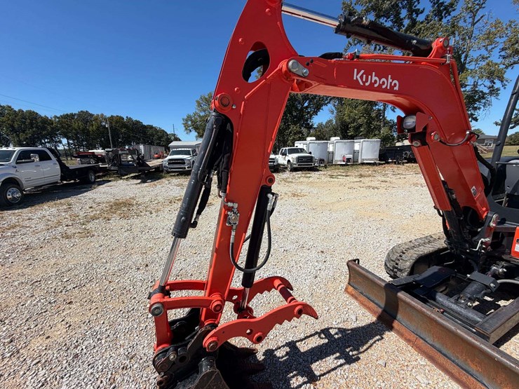 2023-kubota-kx033-4-image-21