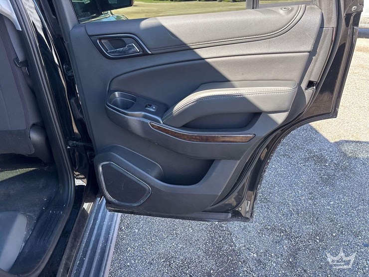 2019-chevrolet-tahoe-image-24