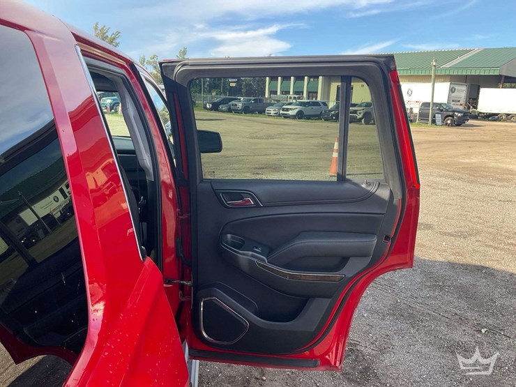 2018-chevrolet-tahoe-image-23