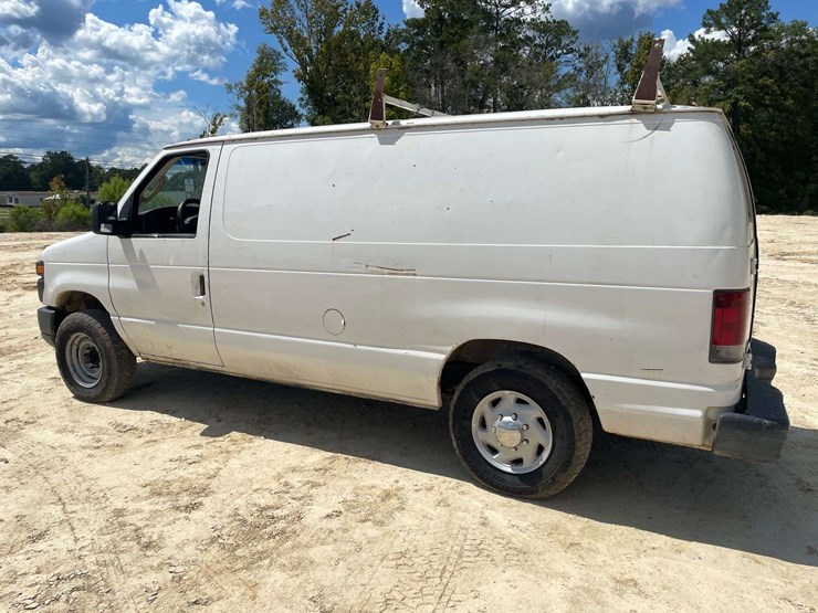 2008-ford-cargo-image-2