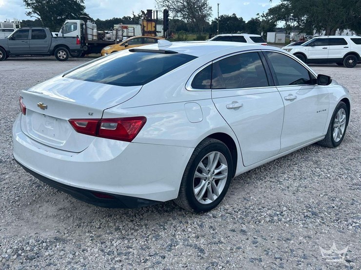 2018-chevrolet-malibu-sedan-image-3