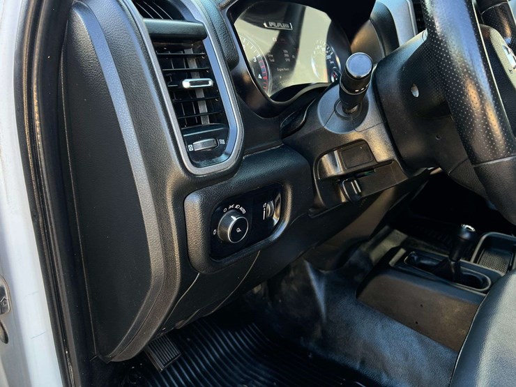 2023-dodge-3500-image-12