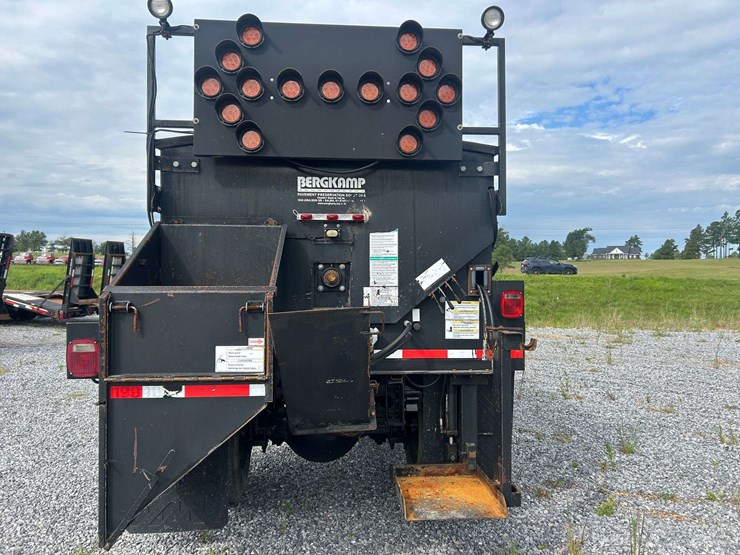 2019-international-durastar-4300-image-8