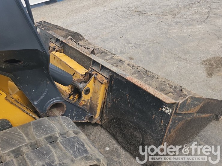 2021-deere-333g-image-26