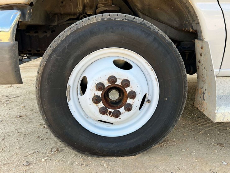 2006-ford-e350-image-53