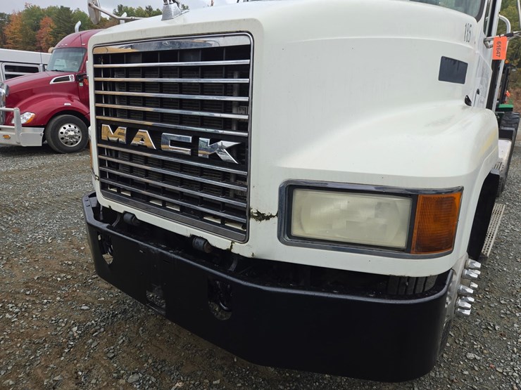 2000-mack-ch613-image-10