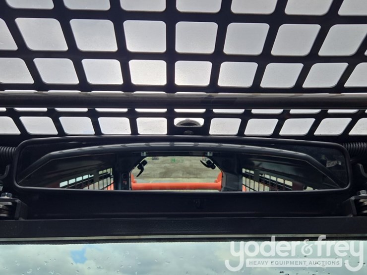 2024-kubota-ssv65-image-49