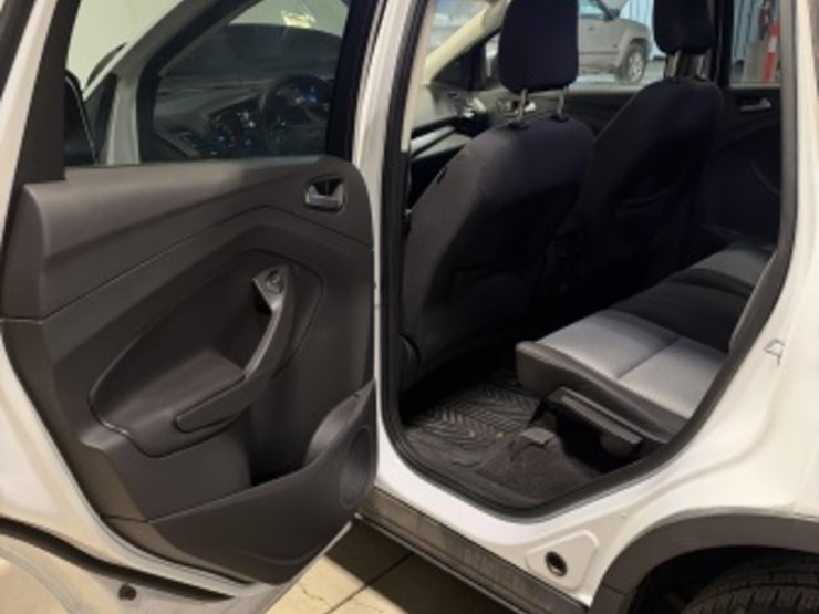 2018-ford-escape-se-image-27