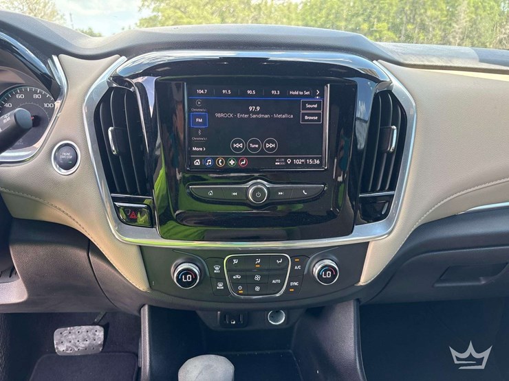2022-chevrolet-traverse-image-17