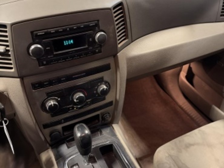 2007-jeep-grand-cherokee-laredo-image-21