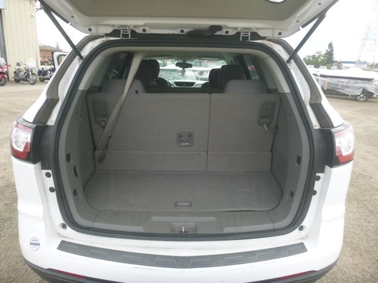 2017-chevrolet-traverse-image-11