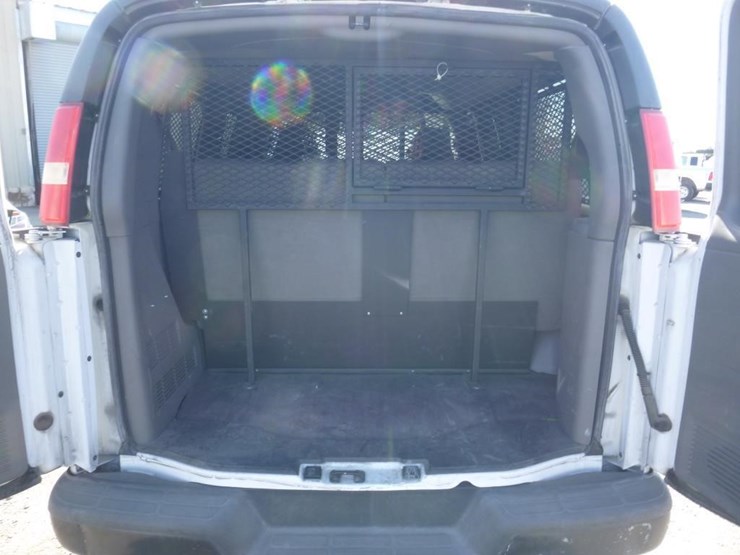 2013-chevrolet-express-3500-image-8