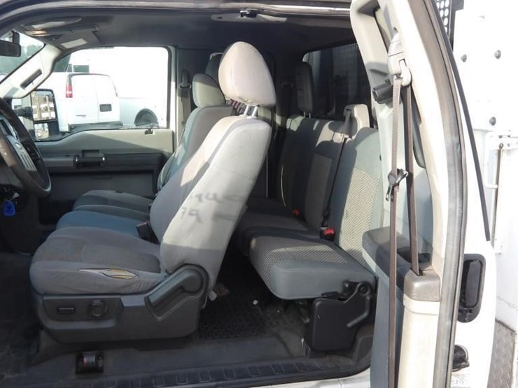 2011-ford-f550-image-18