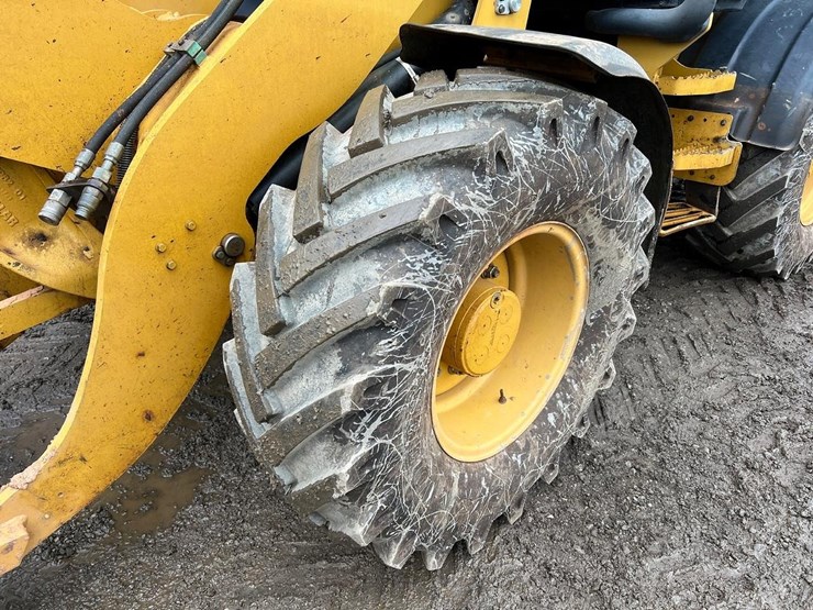 2018-caterpillar-908m-image-13