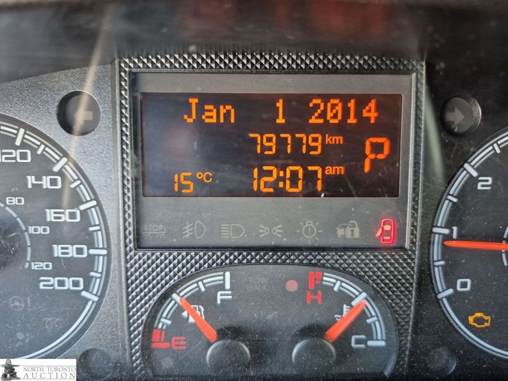 non-operable-2014-ram-promaster-cargo-van-image-18