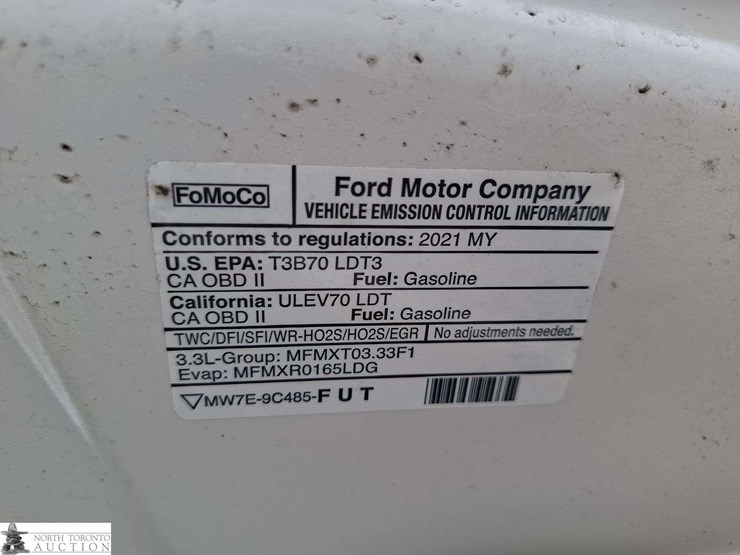 2021-ford-explorer-image-16