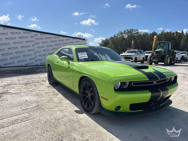 2023-dodge-challenger-coupe-image-5
