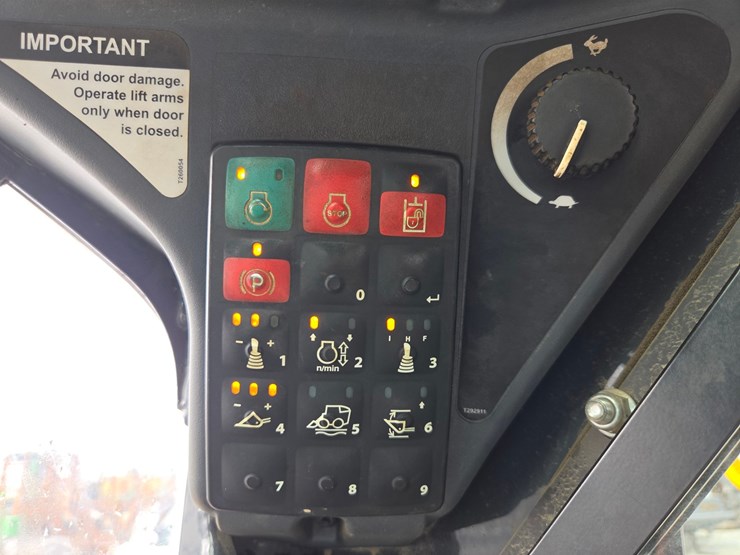 2020-deere-331g-image-42