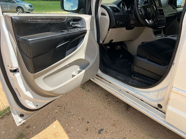 2013-dodge-grand-caravan-image-9