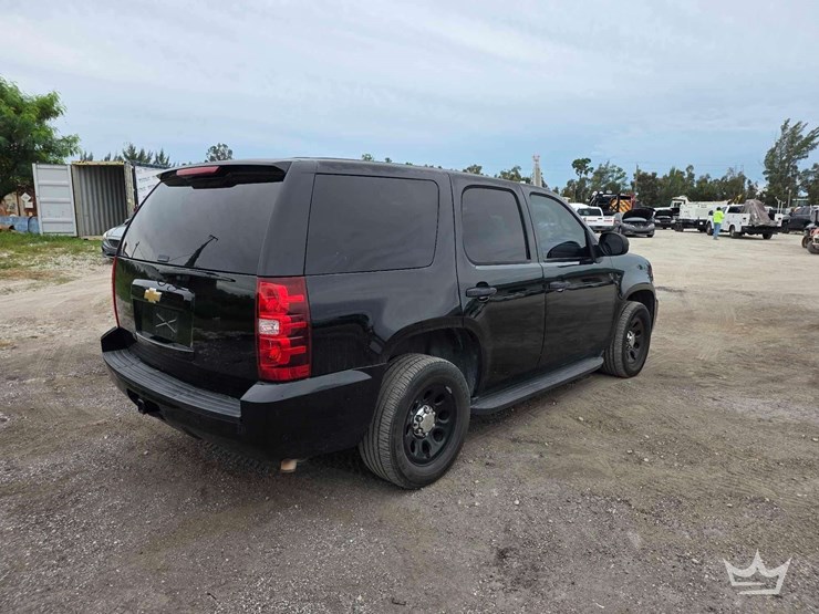 2013-chevrolet-tahoe-image-3