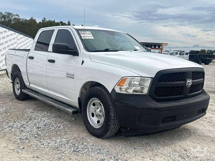 2015-dodge-1500-image-4
