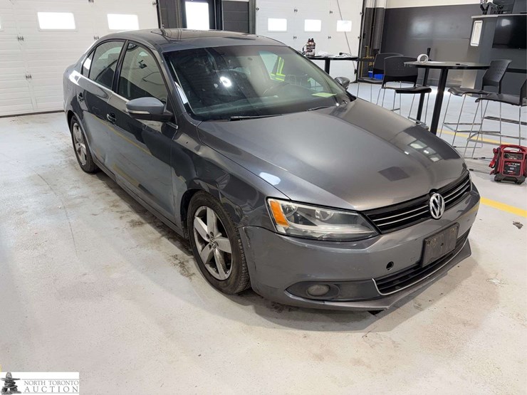 2014-volkswagen-jetta-se-4dr-sedan-6a-image-3