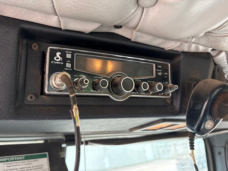 2013-western-star-4900sa-image-87