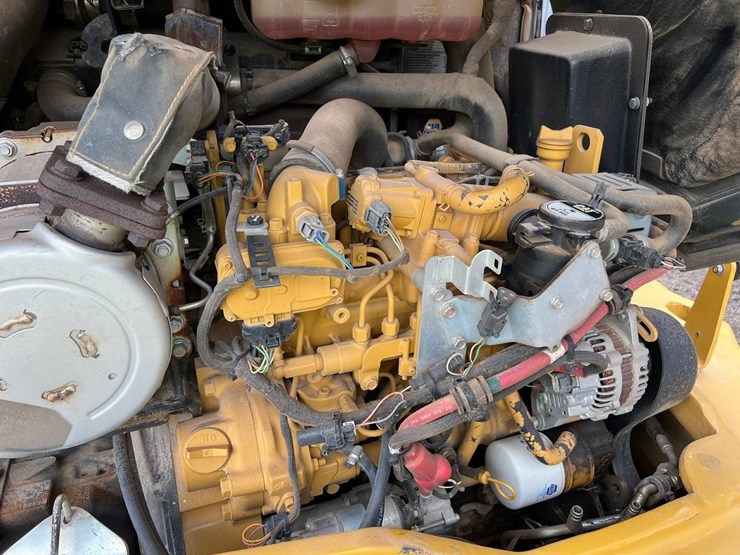 2018-caterpillar-908m-image-16