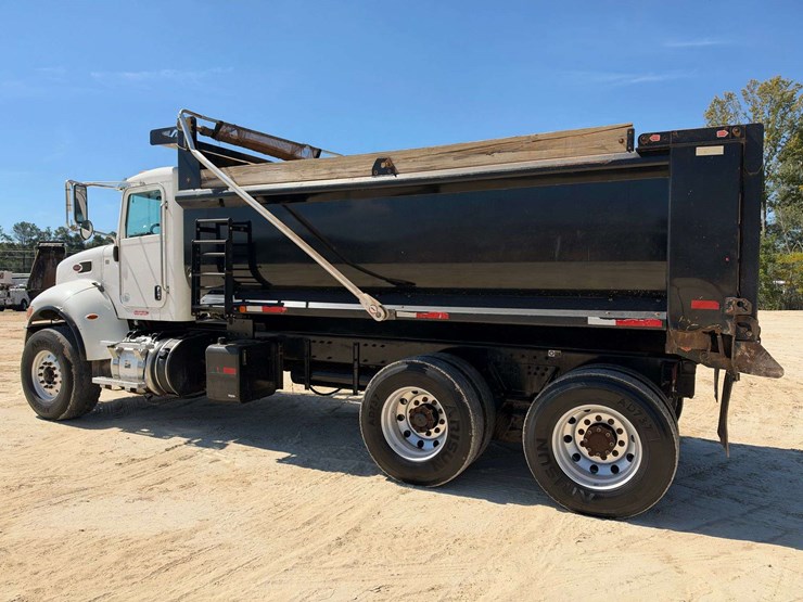 2020-peterbilt-348-image-3