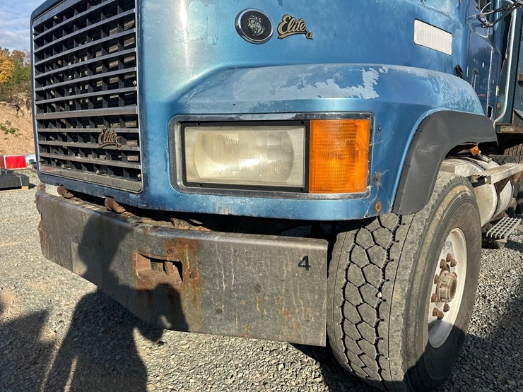 1994-mack-cl713-image-10