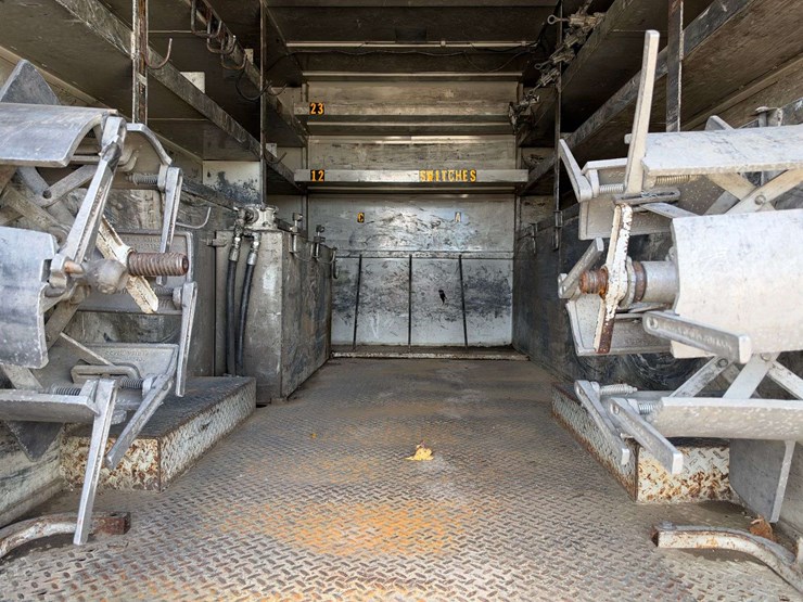 2009-international-durastar-4300-image-15