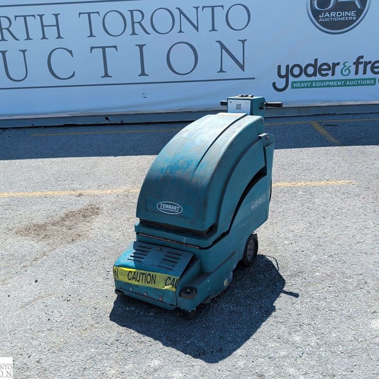 Non-Operable Tennant 2550 Floor Scrubber