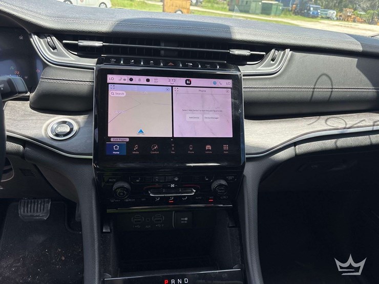 2022-jeep-grand-cherrokee-suv-image-21