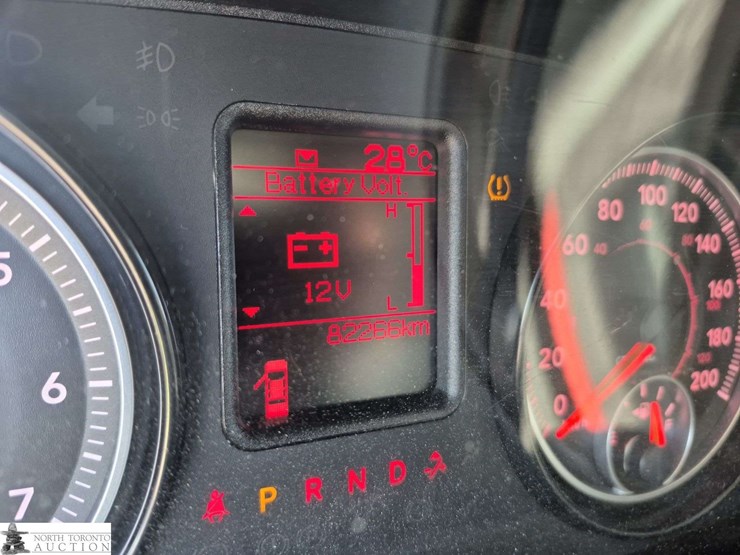 2015-dodge-1500-image-18