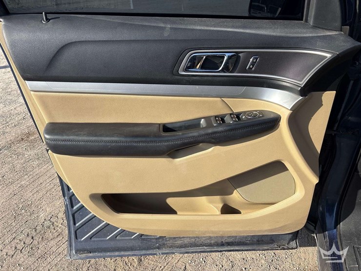 2017-ford-explorer-image-9