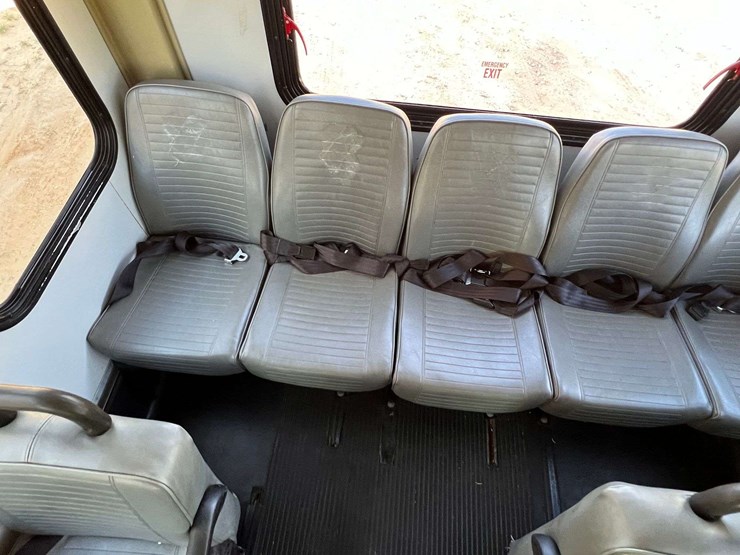 2006-ford-e350-image-31