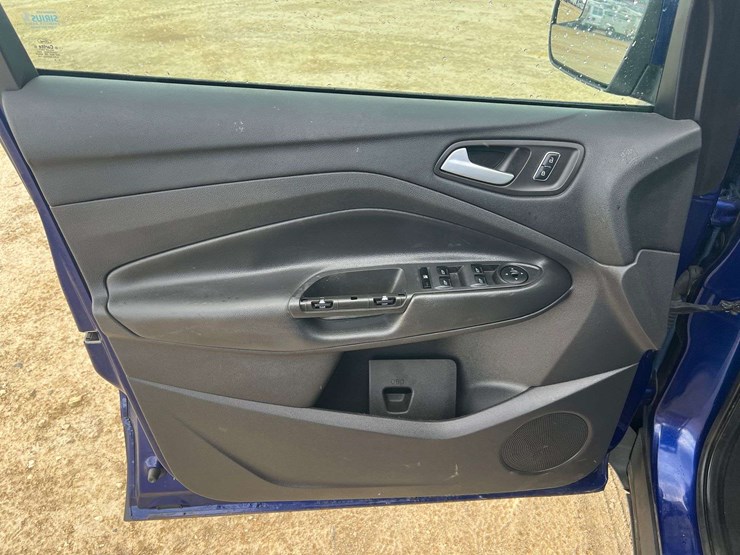 2014-ford-escape-image-9
