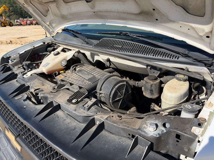 2014-chevrolet-express-2500-image-7