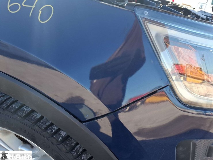 2016-ford-explorer-image-26