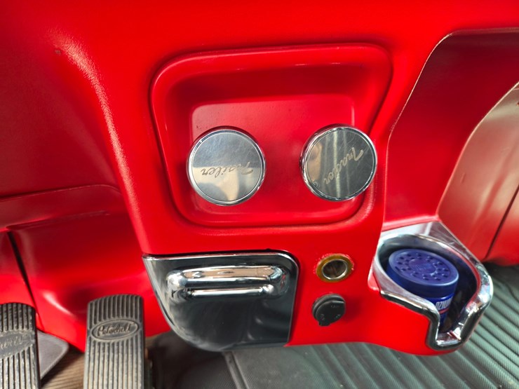 #1408-•-2014-peterbilt-388-sleeper-cab-truck-tractor-image-64