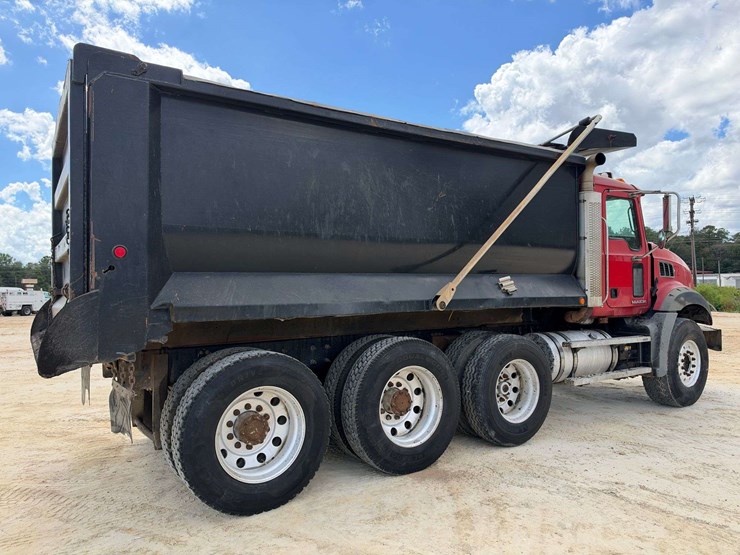 2007-mack-granite-ctp713b-image-4