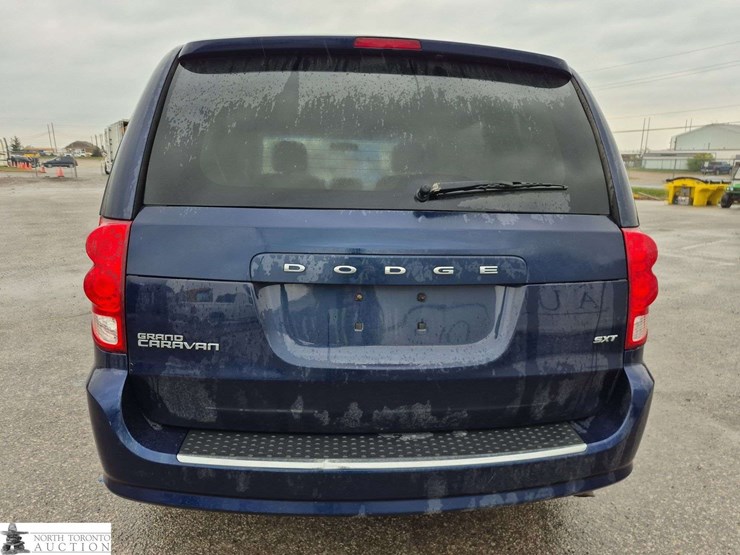2017-dodge-grand-caravan-sxt-image-6