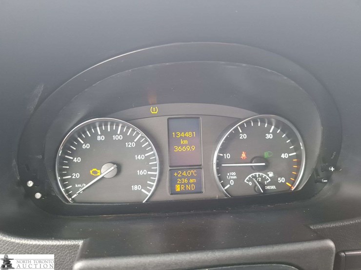 2012-mercedes-benz-sprinter-2500-image-11