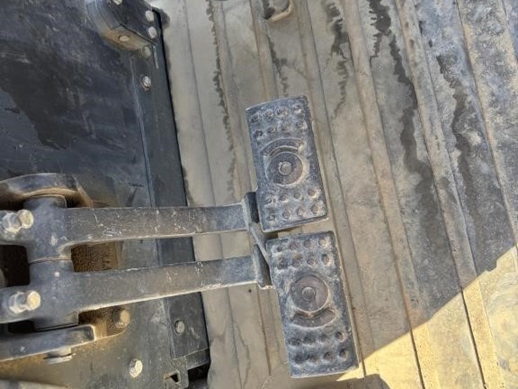 2005-deere-410g-image-38