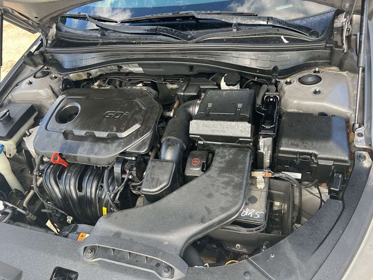 2018-kia-optima-4-door-sedan-(140,152-miles)-image-8