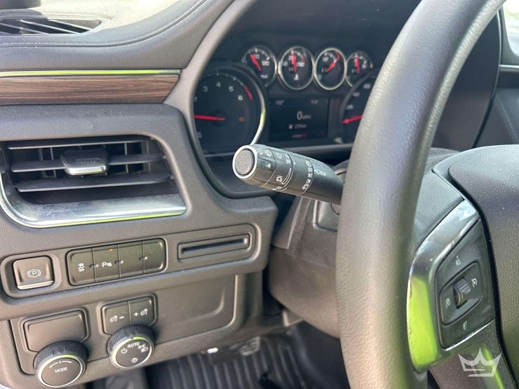 2023-chevrolet-tahoe-image-17