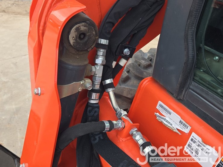 2024-kubota-ssv65-image-18