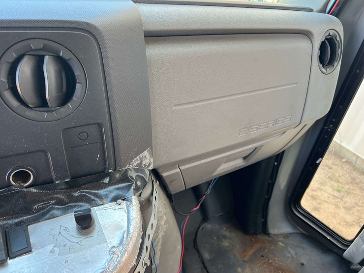 2012-ford-e350-image-20