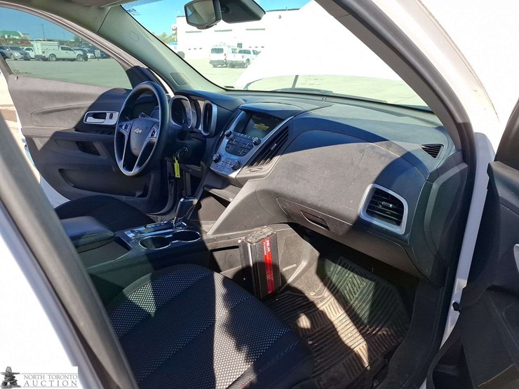 2017-chevrolet-equinox-image-17